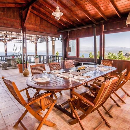 Villa Akrolithos With Private Pool Hriszí Aktí Haniá Kültér fotó