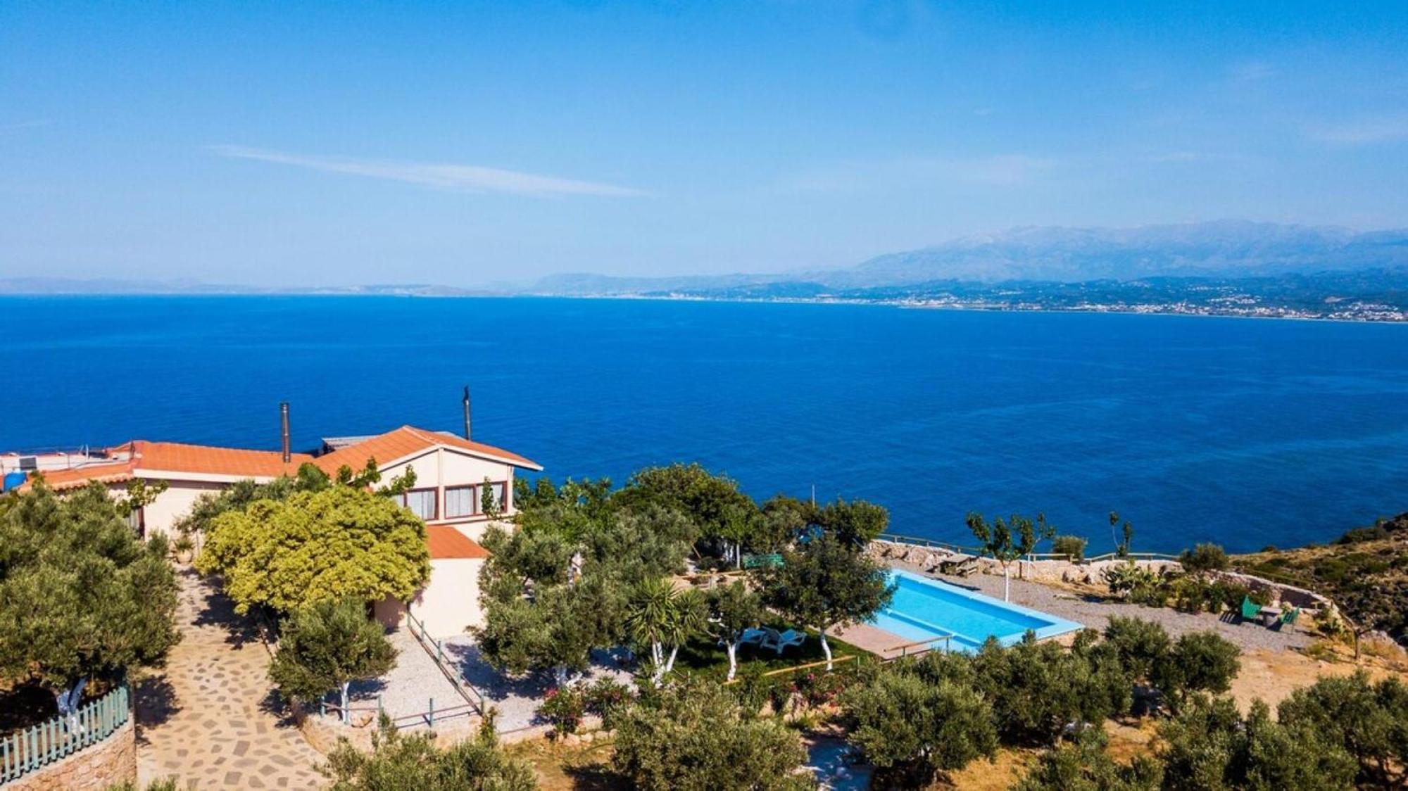 Villa Akrolithos With Private Pool Hriszí Aktí Haniá Kültér fotó