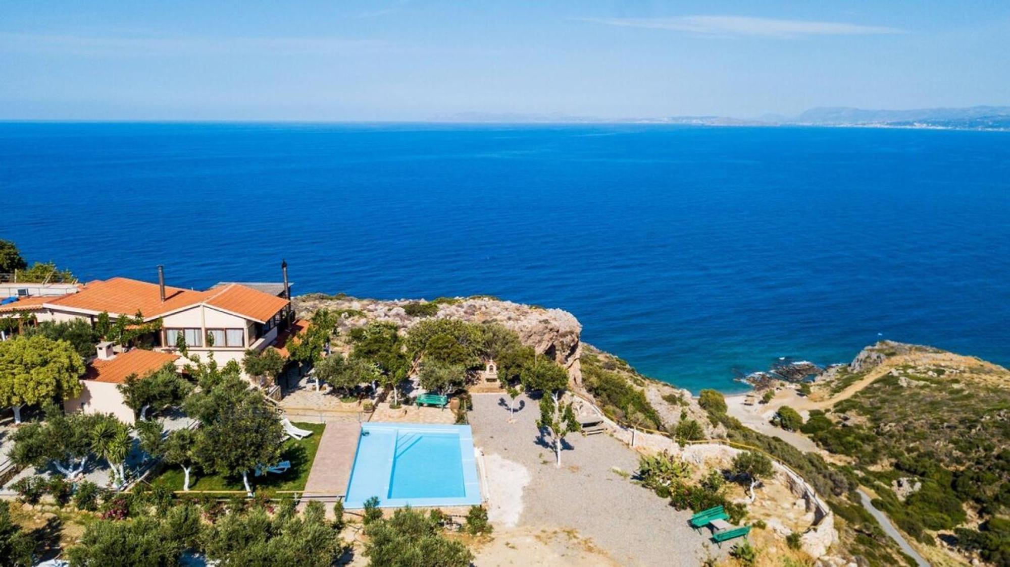 Villa Akrolithos With Private Pool Hriszí Aktí Haniá Kültér fotó
