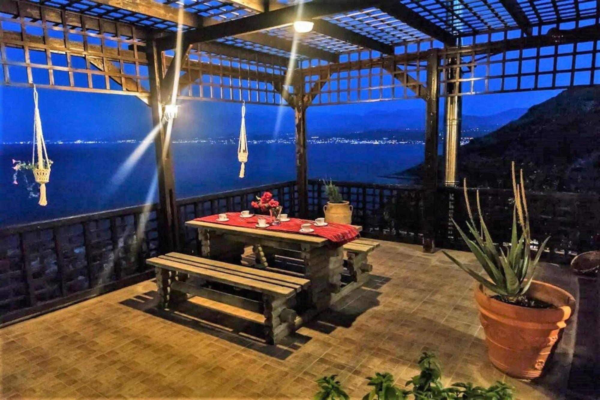 Villa Akrolithos With Private Pool Hriszí Aktí Haniá Kültér fotó