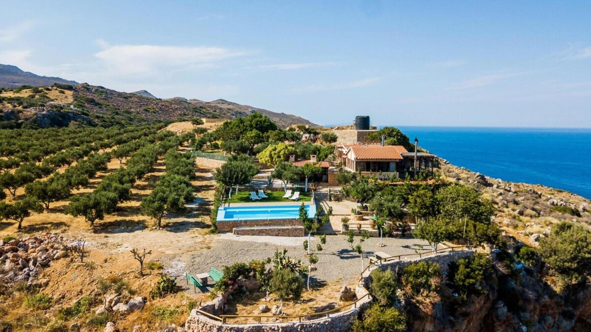 Villa Akrolithos With Private Pool Hriszí Aktí Haniá Kültér fotó